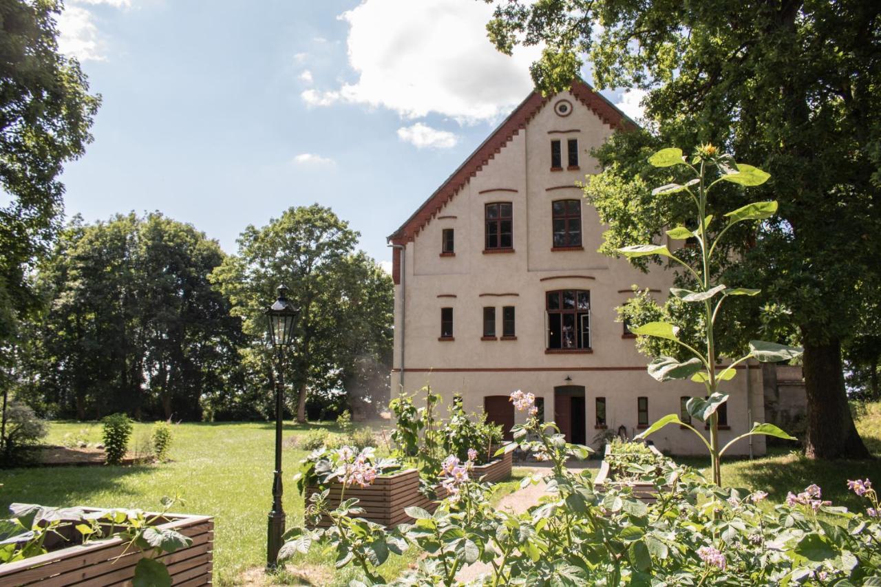 Gutshaus Zarchlin Apartment Barkhagen Exterior photo